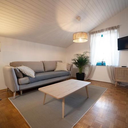 Modra Luna- Apartment With Terrace Izola Exteriör bild